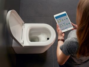 Das Gesundheits-WC misst die Urinwerte und stellt die Analysewerte anschließend auf dem Smartphone oder Tablet bereit. Foto: Duravit